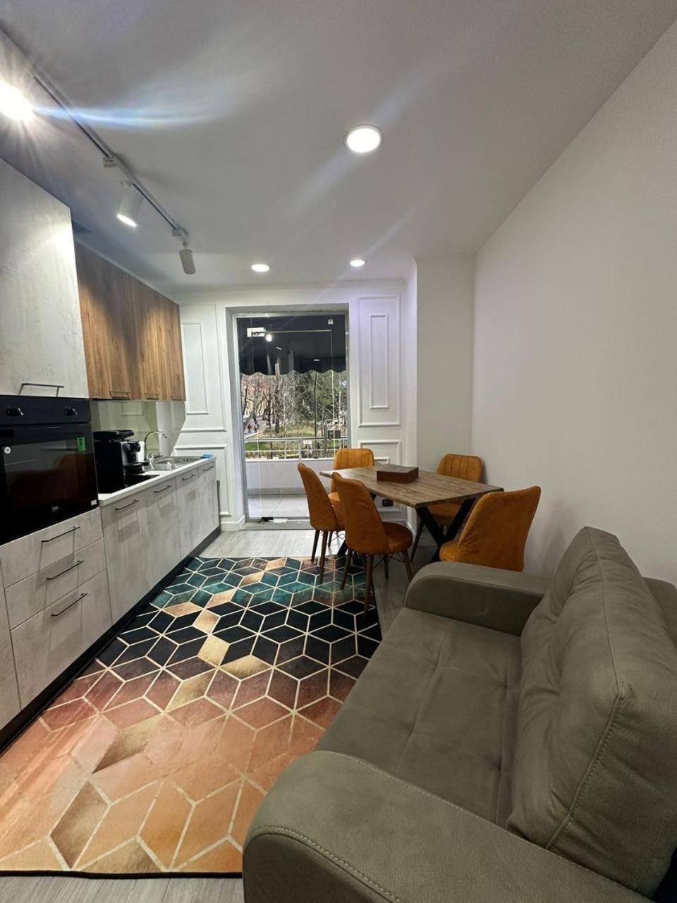 Park View Central Apartment Тирана Экстерьер фото