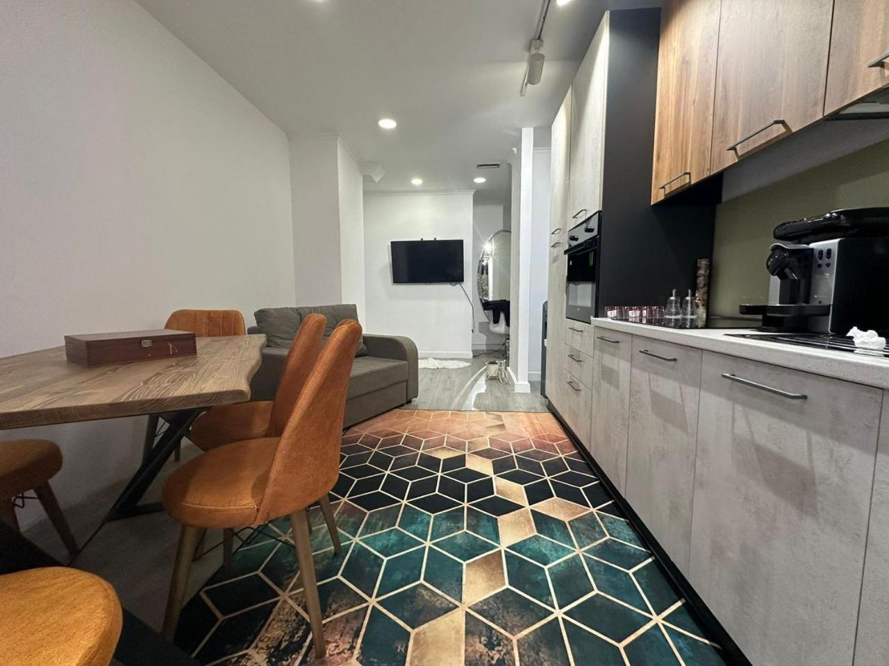 Park View Central Apartment Тирана Экстерьер фото
